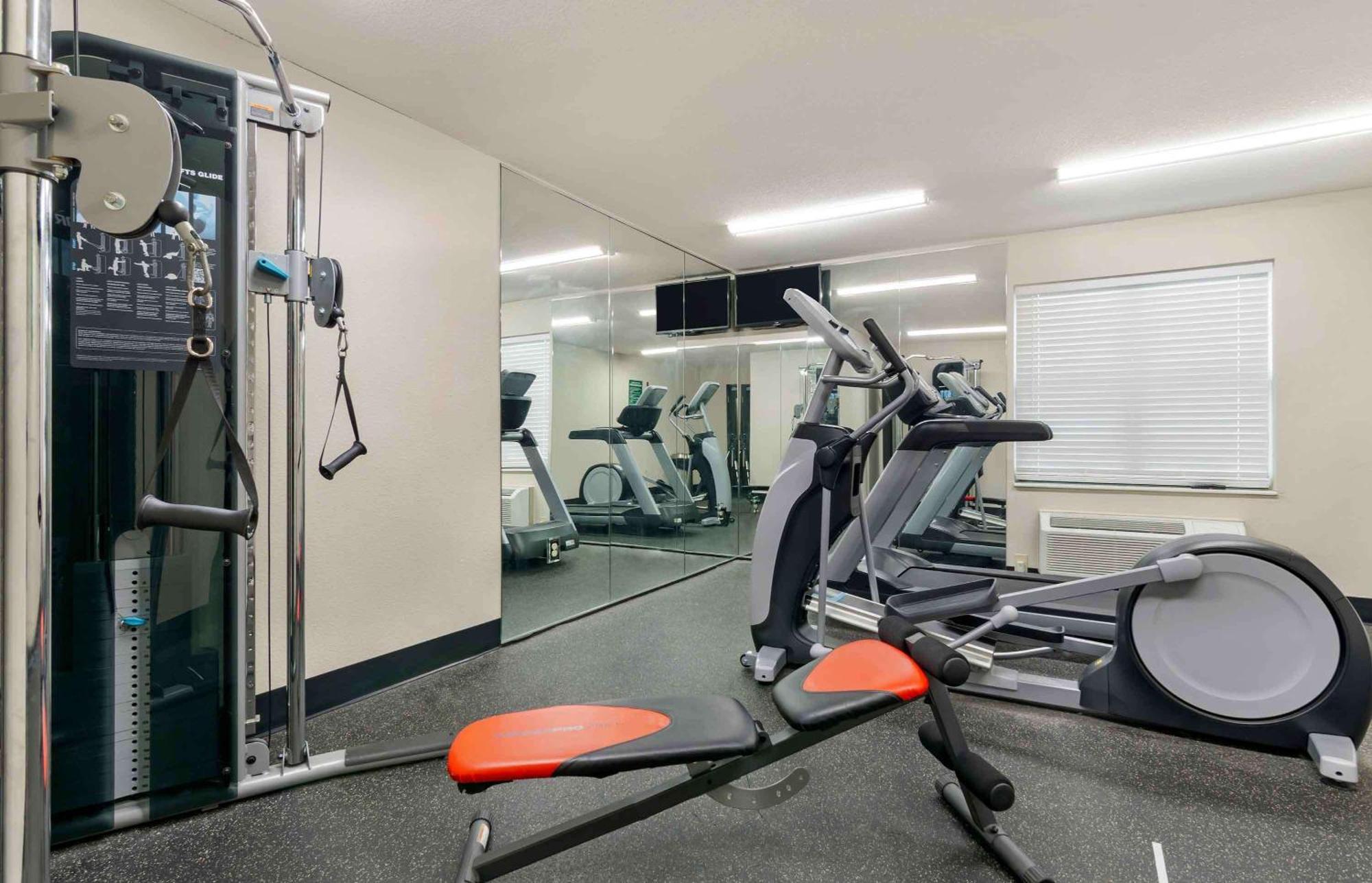 Extended Stay America Suites - Kansas City - Airport Dış mekan fotoğraf